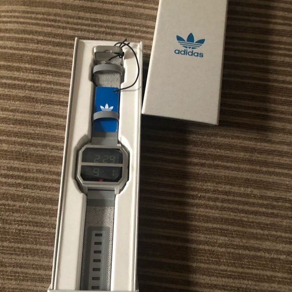 SOLD Adidas Archive R2 Nite Jogger - Picture 3 of 6